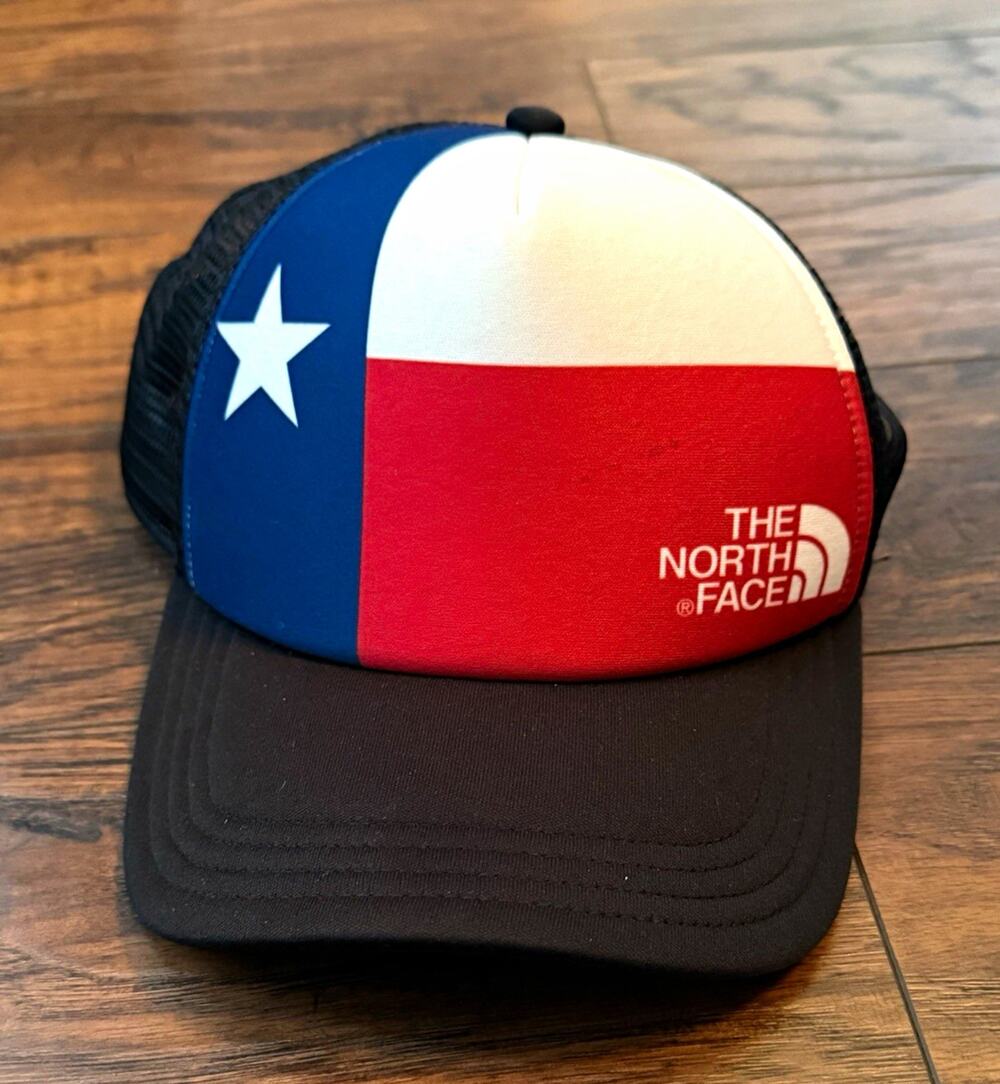 The North Face Texas Flag Trucker Hat Mesh Snapback Cap One Size NWOT